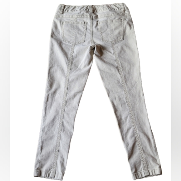 MICHAEL KORS Tan Skinny Jeans, Double Gold Tone Button, Zip Closure - Picture 3 of 11